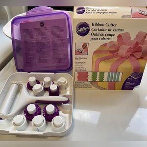 Wilton Ribbon Cutter Kit with Case. Multi Design Fondant Cutting Tool. NEW!